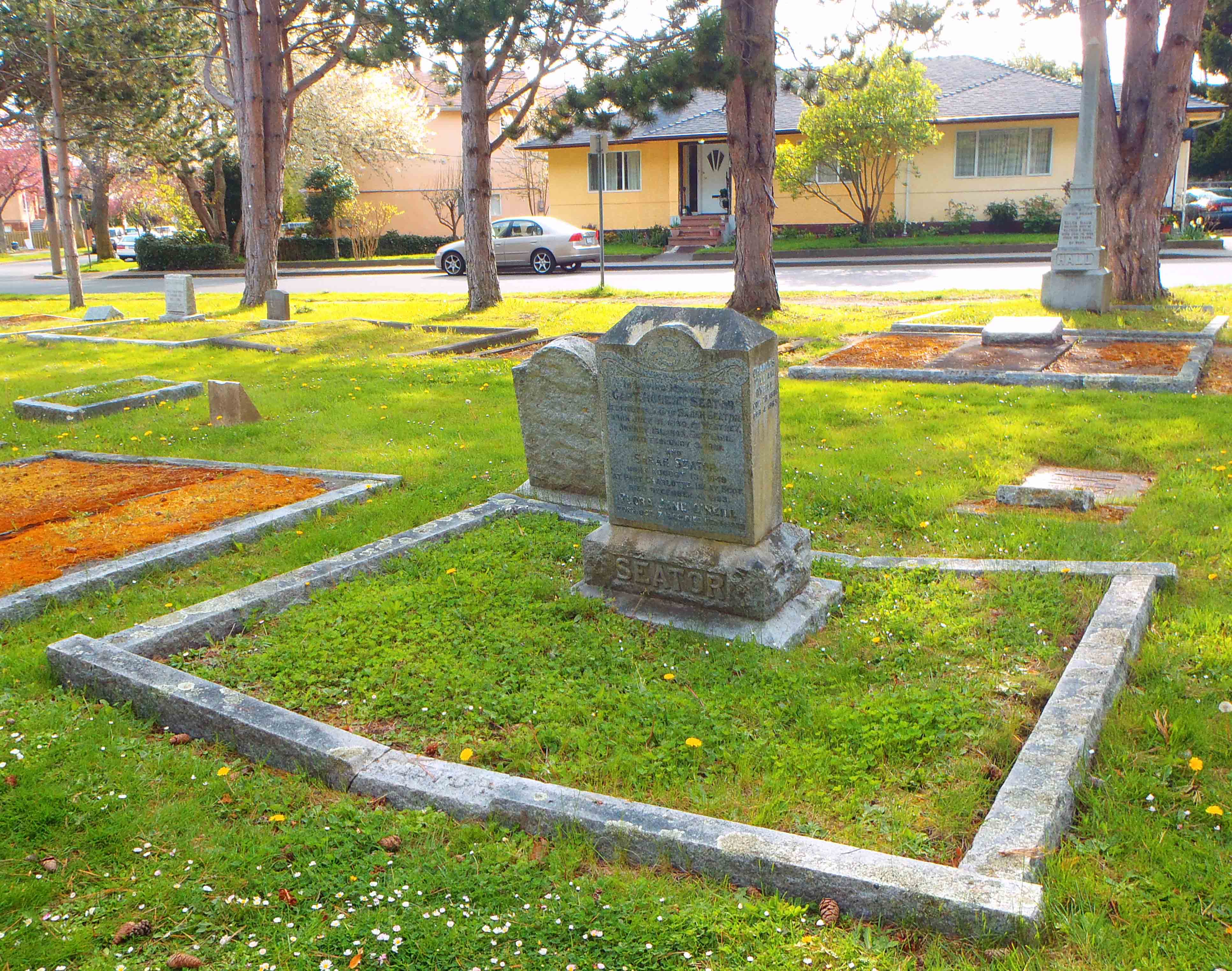 Charles William O'Neill family grave, Ross Bay Cemetery